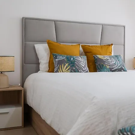 Manelmar Apartment *